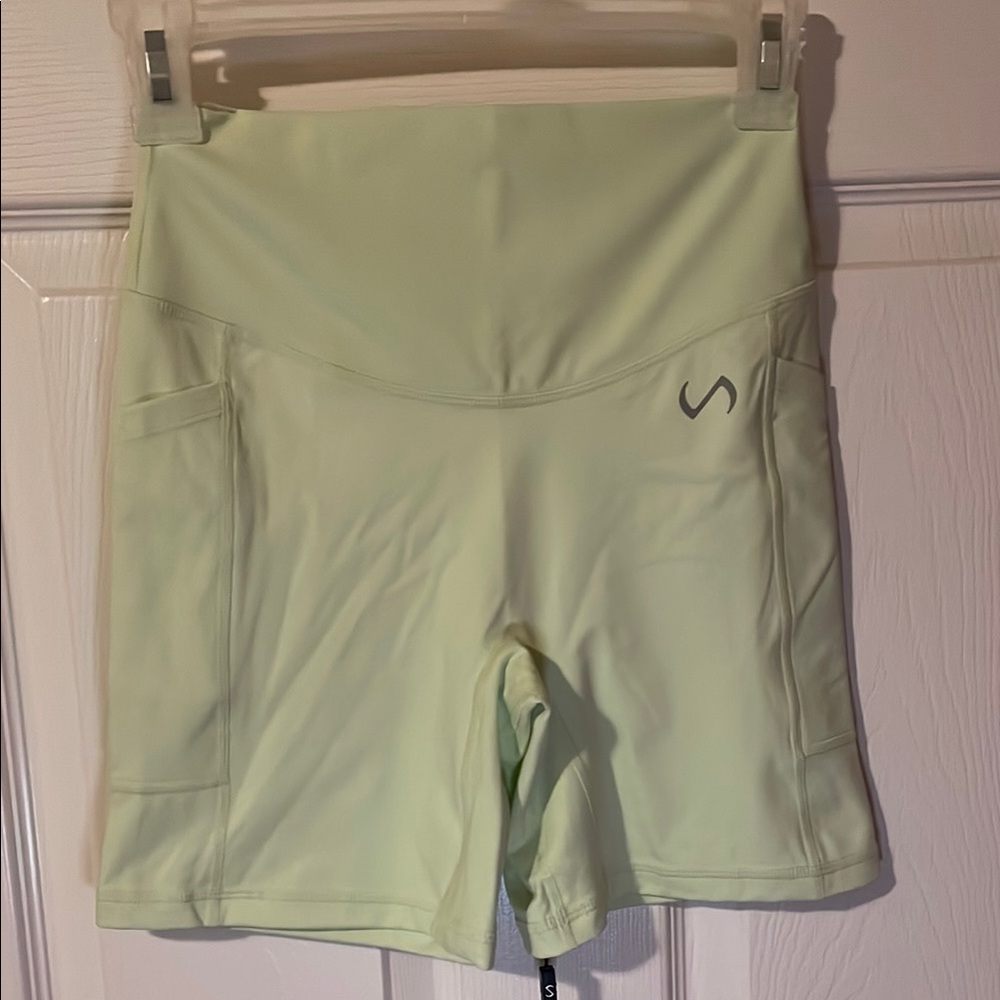 Women's Light Green/Pistachio Biker Shorts with Pockets